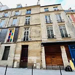 650M To Notre Dame Apartment Near Odeon